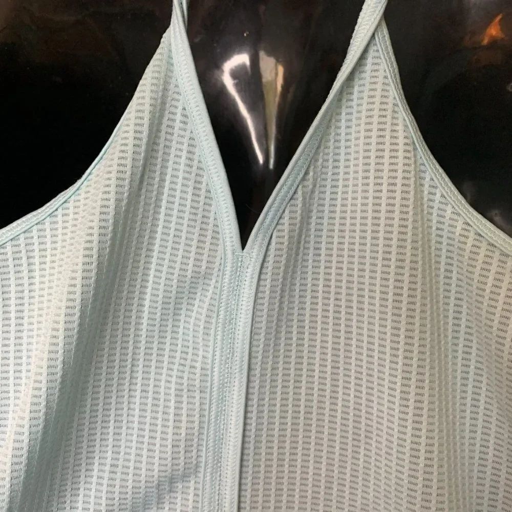 Under Armour Tank Top - Picture 8 of 10